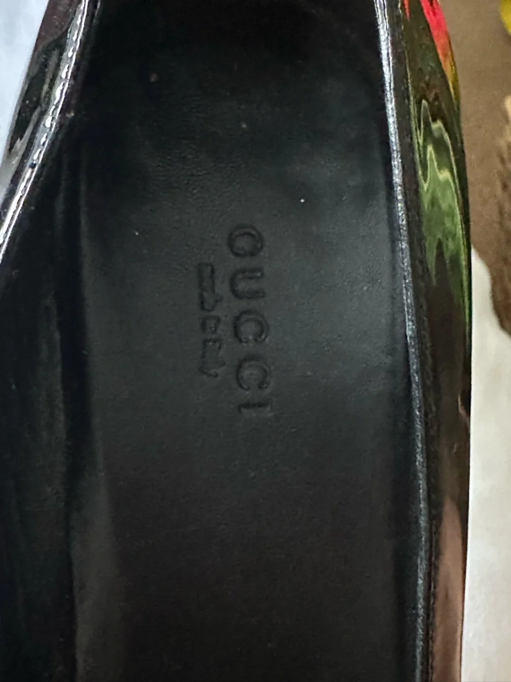 Gucci Black Patent Leather Pointed-Toe High Heels - Picture 8 of 9
